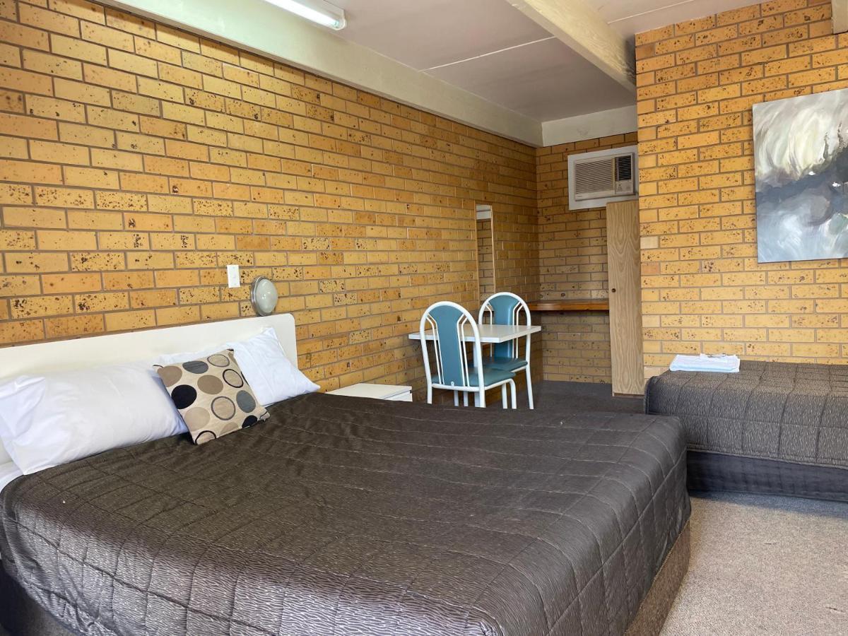 Citrus Motel Griffith Bagian luar foto